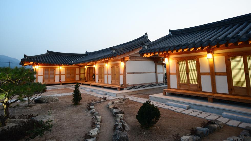 Hanok 1St Street Villa Gyeongju Buitenkant foto