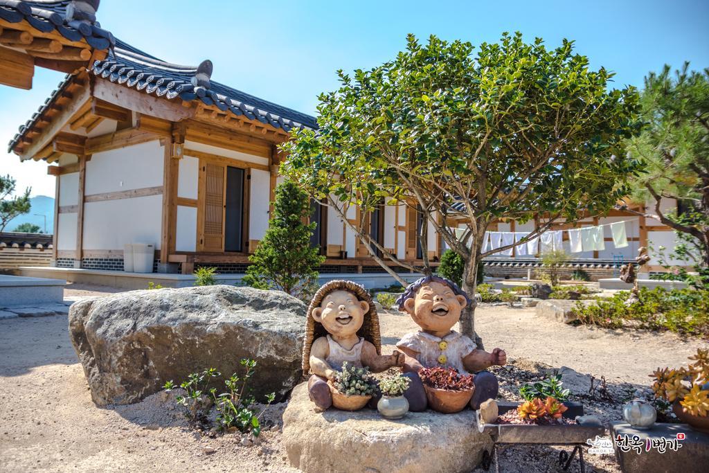 Hanok 1St Street Villa Gyeongju Buitenkant foto