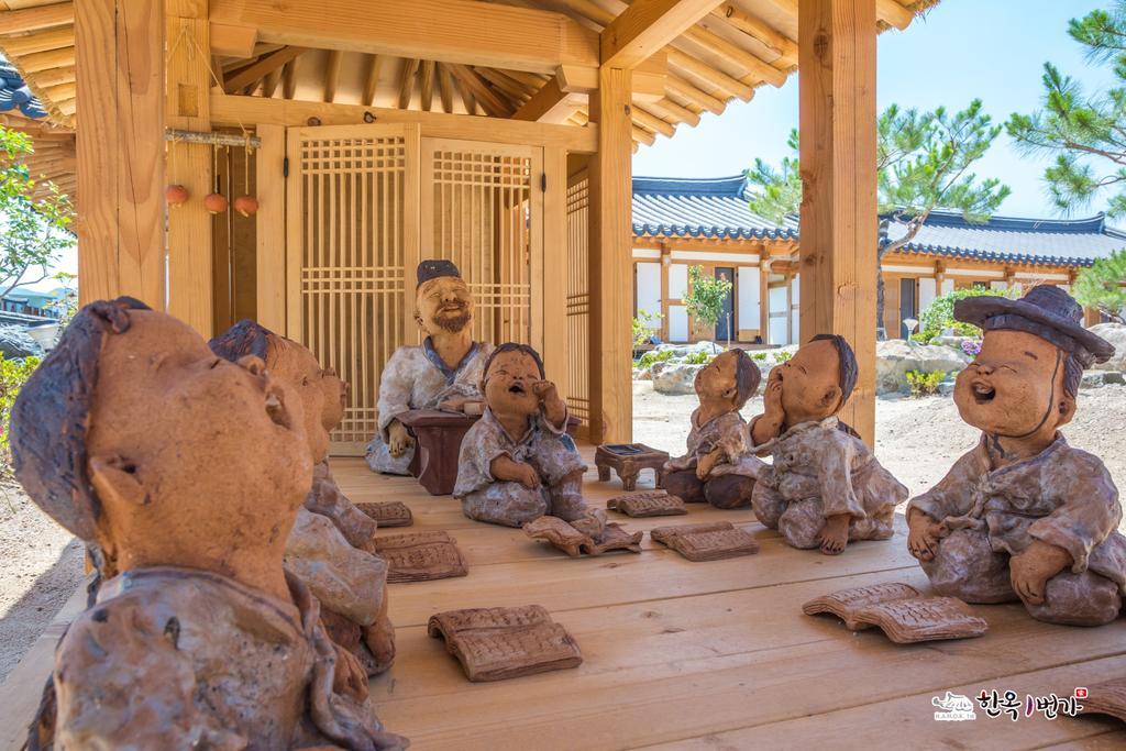 Hanok 1St Street Villa Gyeongju Buitenkant foto