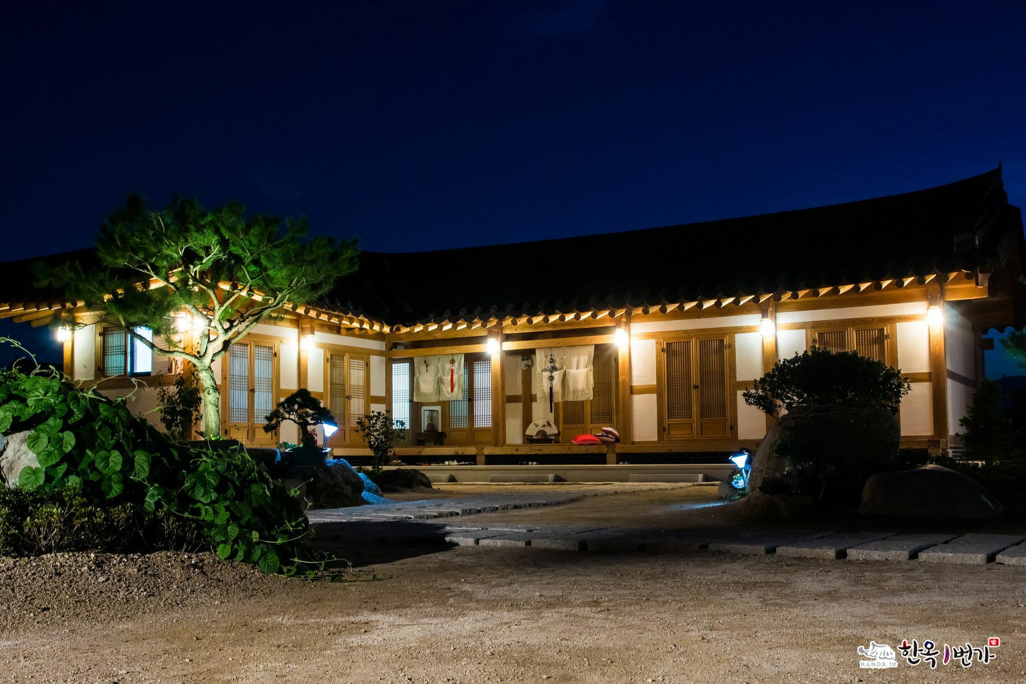 Hanok 1St Street Villa Gyeongju Buitenkant foto